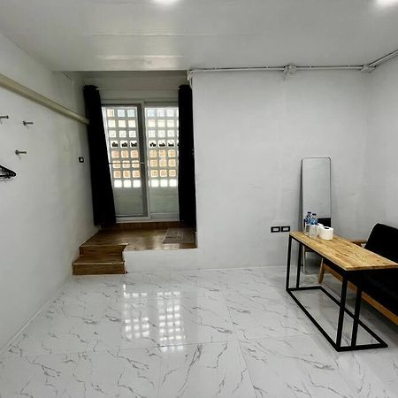 Megun 10 L Appartement Bangkok Buitenkant foto
