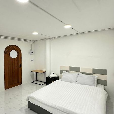 Megun 10 L Appartement Bangkok Buitenkant foto