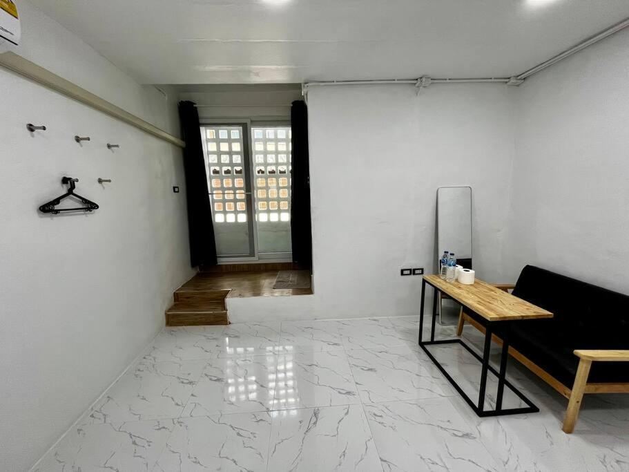 Megun 10 L Appartement Bangkok Buitenkant foto